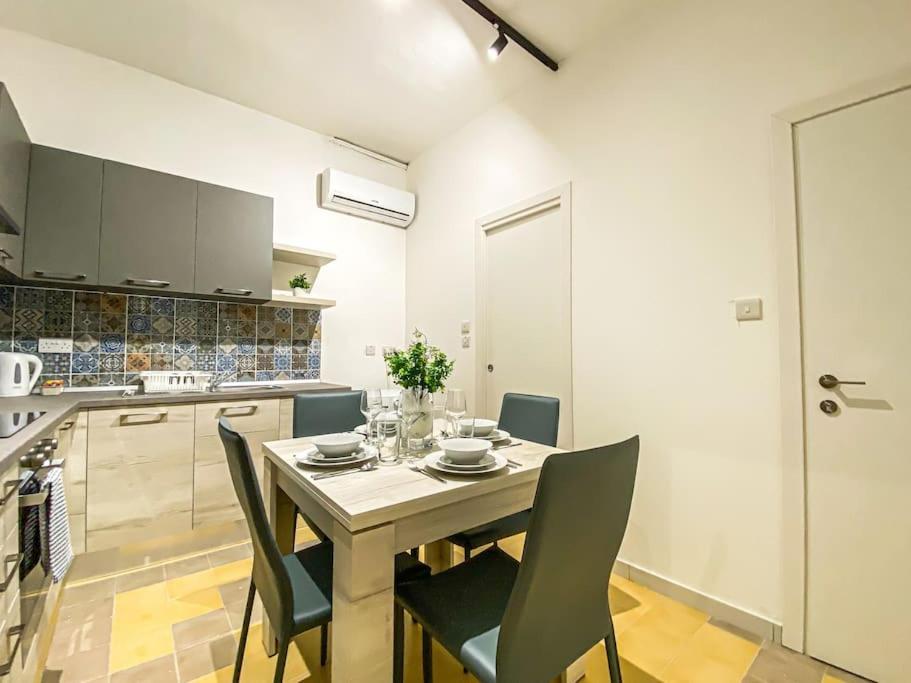 Earthly Escape 7 - Sliema Strand, Gzira Exterior photo